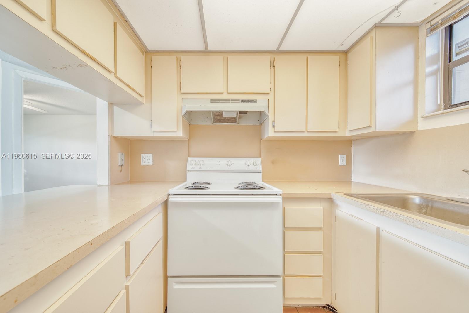 LAS VISTAS AT DORAL CONDO - Residential