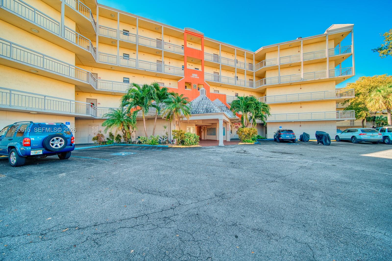 LAS VISTAS AT DORAL CONDO - Residential