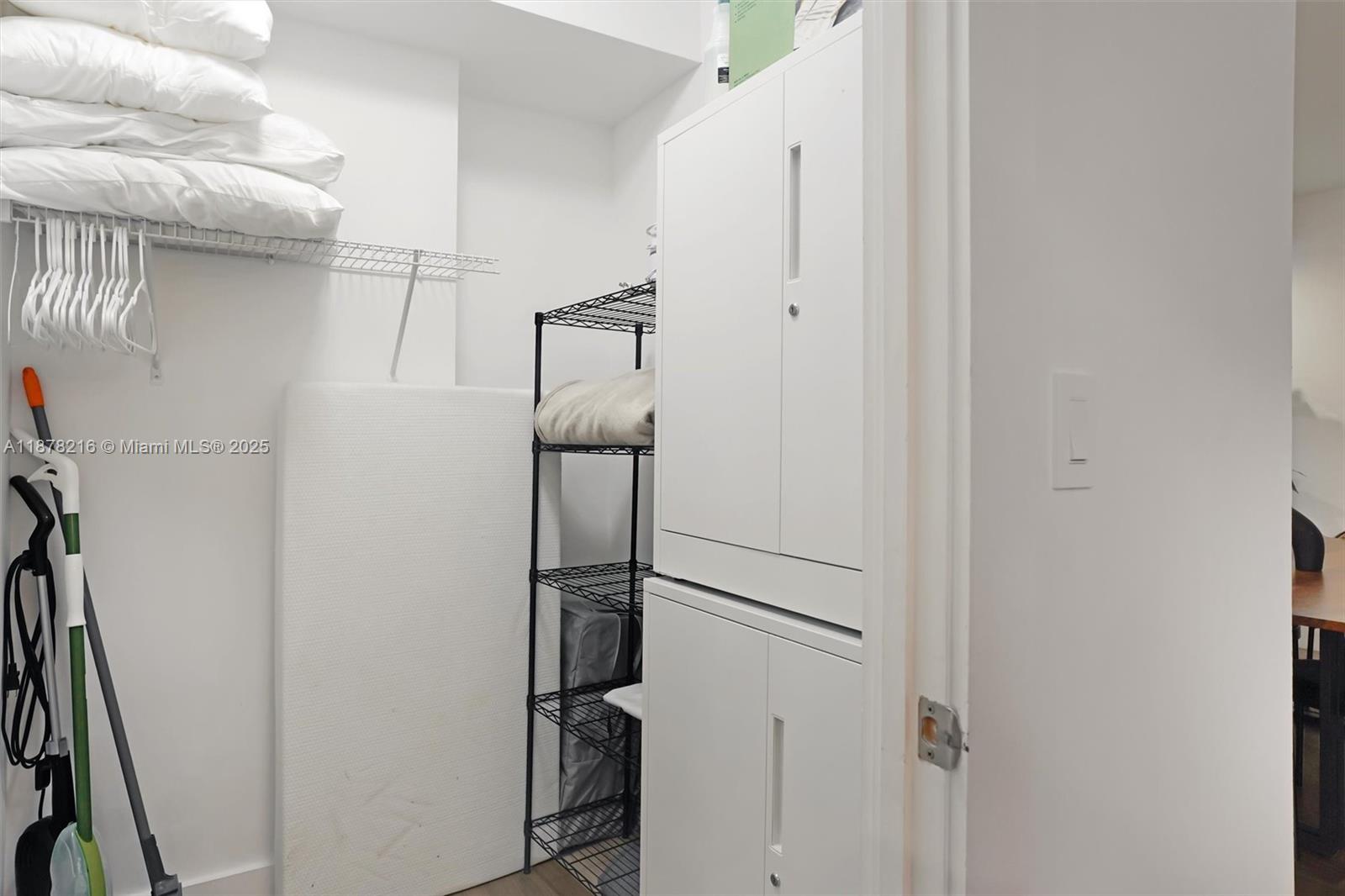 RONEY PALACE CONDO - Residential