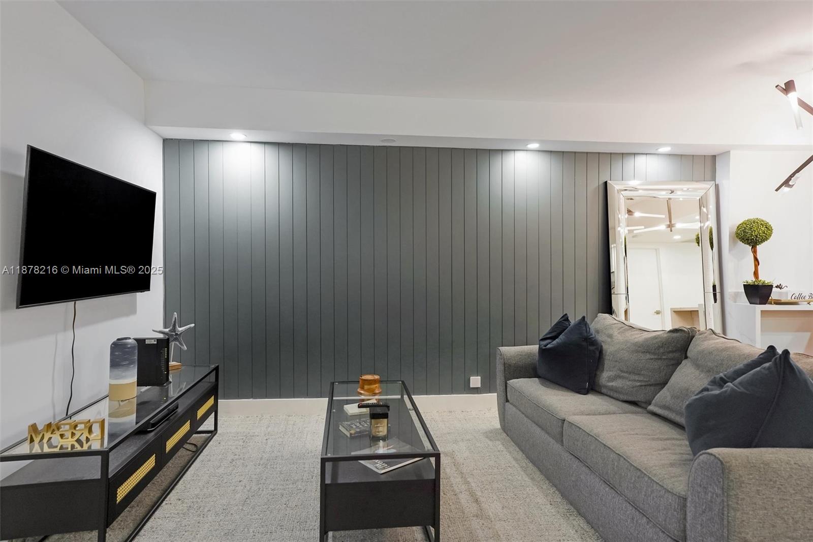 RONEY PALACE CONDO - Residential