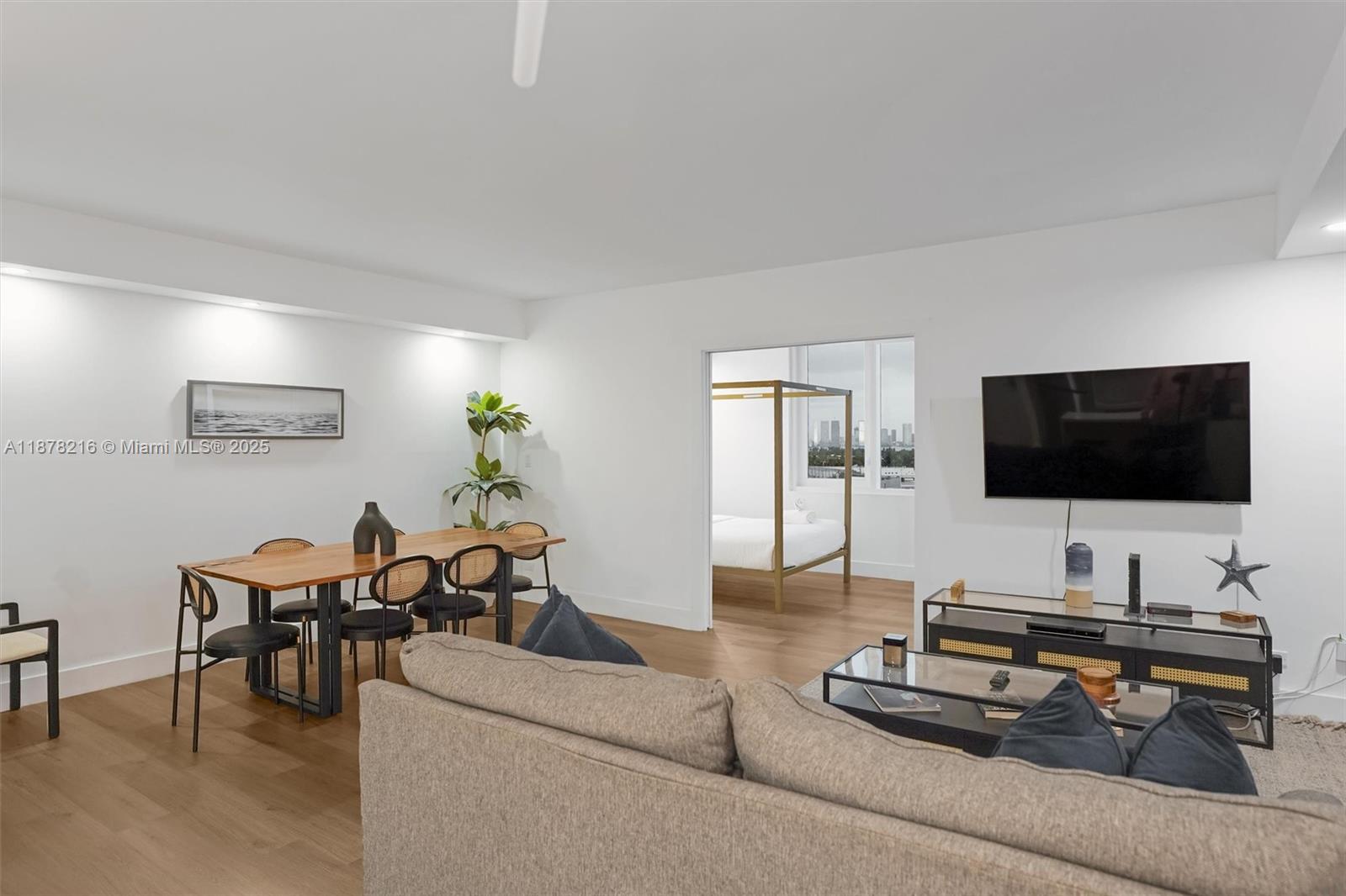 RONEY PALACE CONDO - Residential