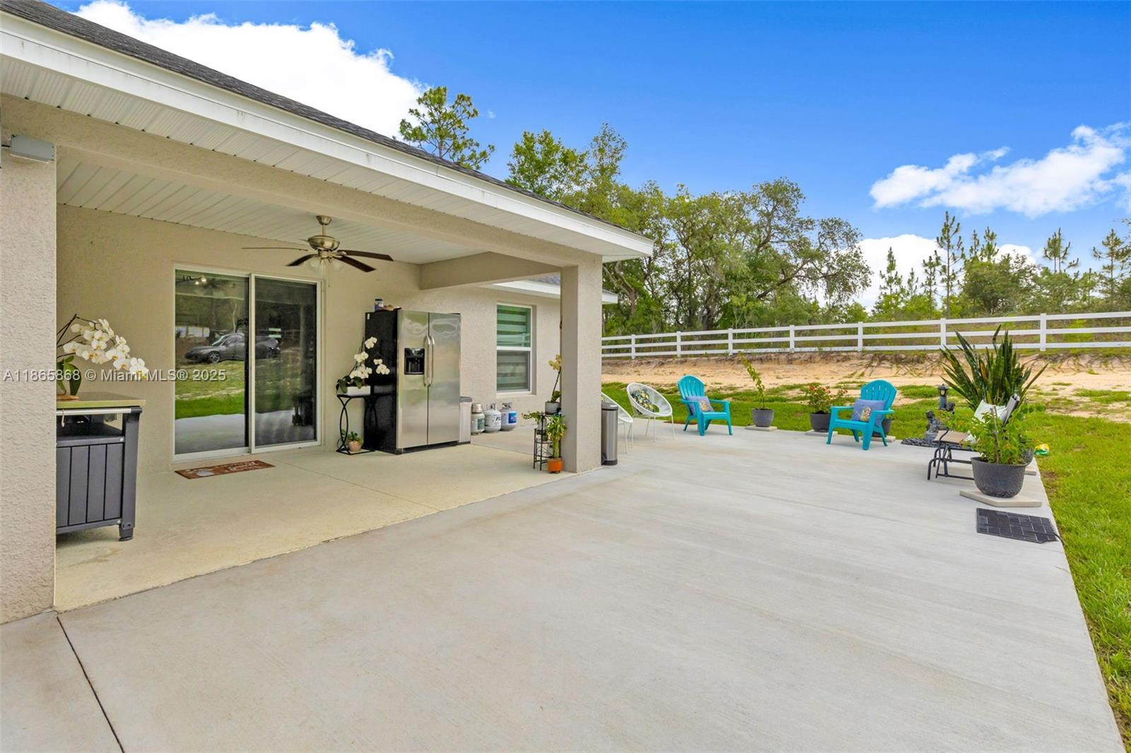 ROLLING HILLS - Residential