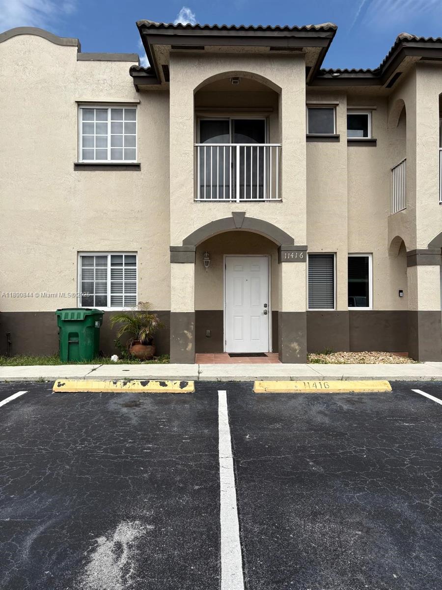 11416 Nw 93rd Ct 3, Hialeah Gardens, Miami-Dade County, Florida - 3 Bedrooms  
2 Bathrooms - 