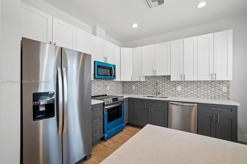 Photo of 711 N L St #1, Lake Worth, FL 33460 (MLS # A11777913)