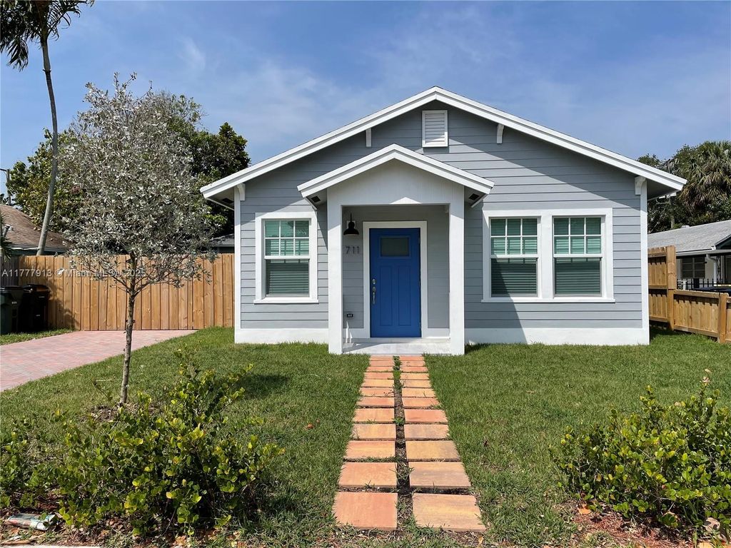 Photo of 711 N L St #1, Lake Worth, FL 33460 (MLS # A11777913)