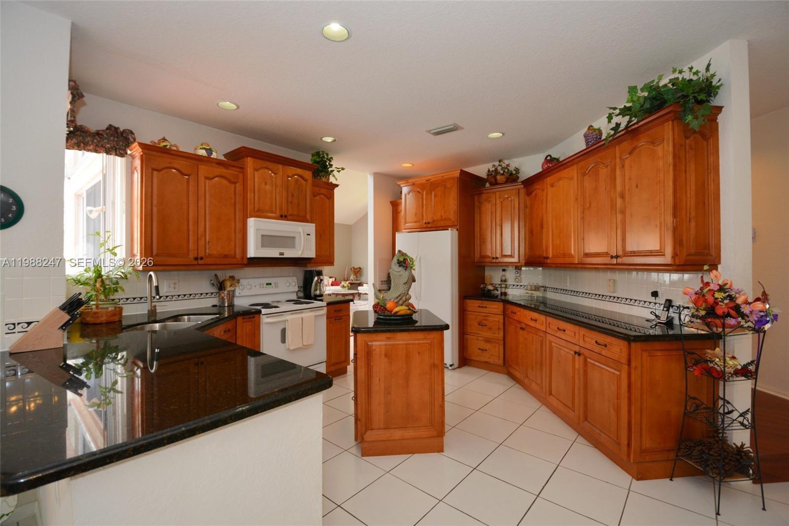 SILVER LAKES AT PEMBROKE - Residential Lease