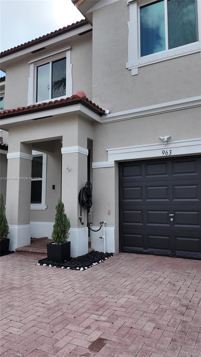 963 NE 42nd Ave 963
