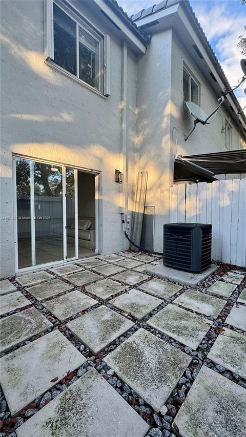 12124 SW 143rd Ln 8-5 Miami FL 33186