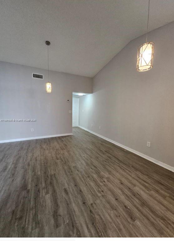 LAKESHORE CONDO 10 - Residential Lease