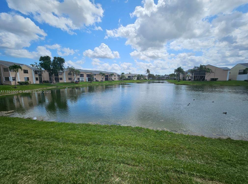 LAKESHORE CONDO 10 - Residential Lease