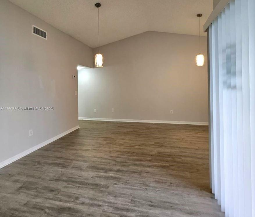 LAKESHORE CONDO 10 - Residential Lease