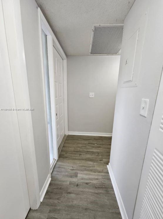 LAKESHORE CONDO 10 - Residential Lease