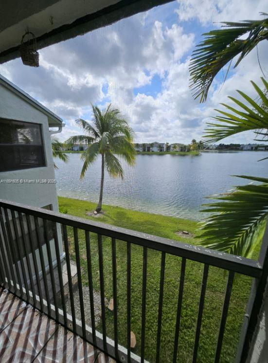 LAKESHORE CONDO 10 - Residential Lease