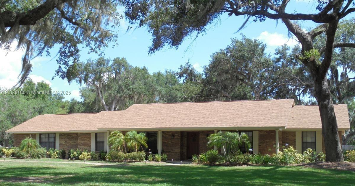 1601 Regal Oak Dr