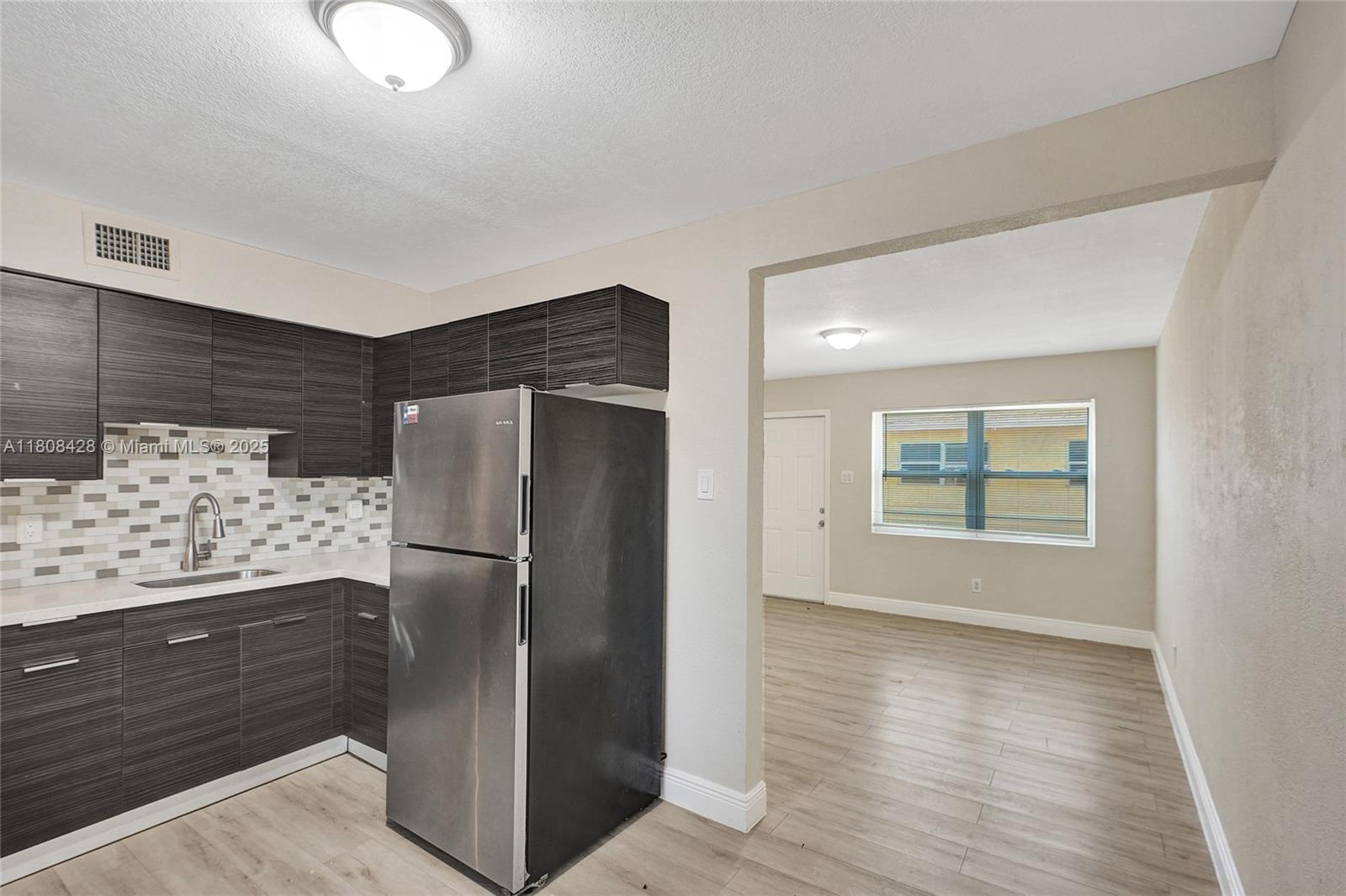 429 NW 9th Ave 1