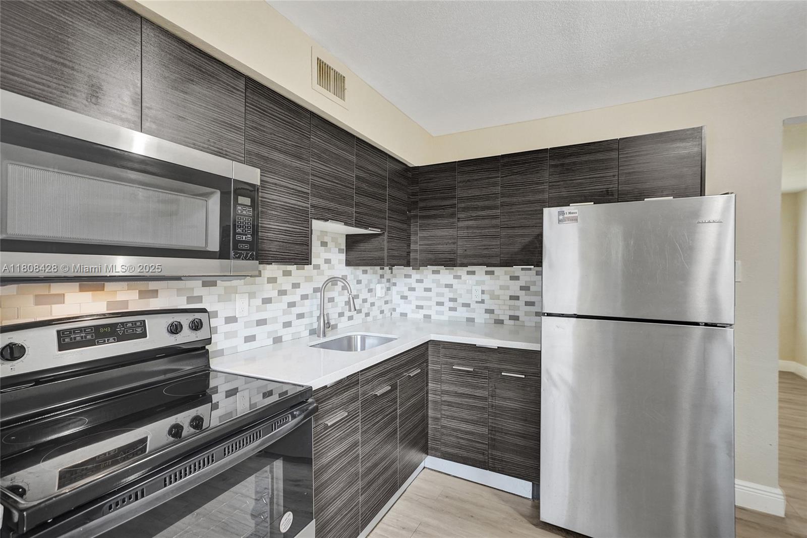 429 NW 9th Ave 1
