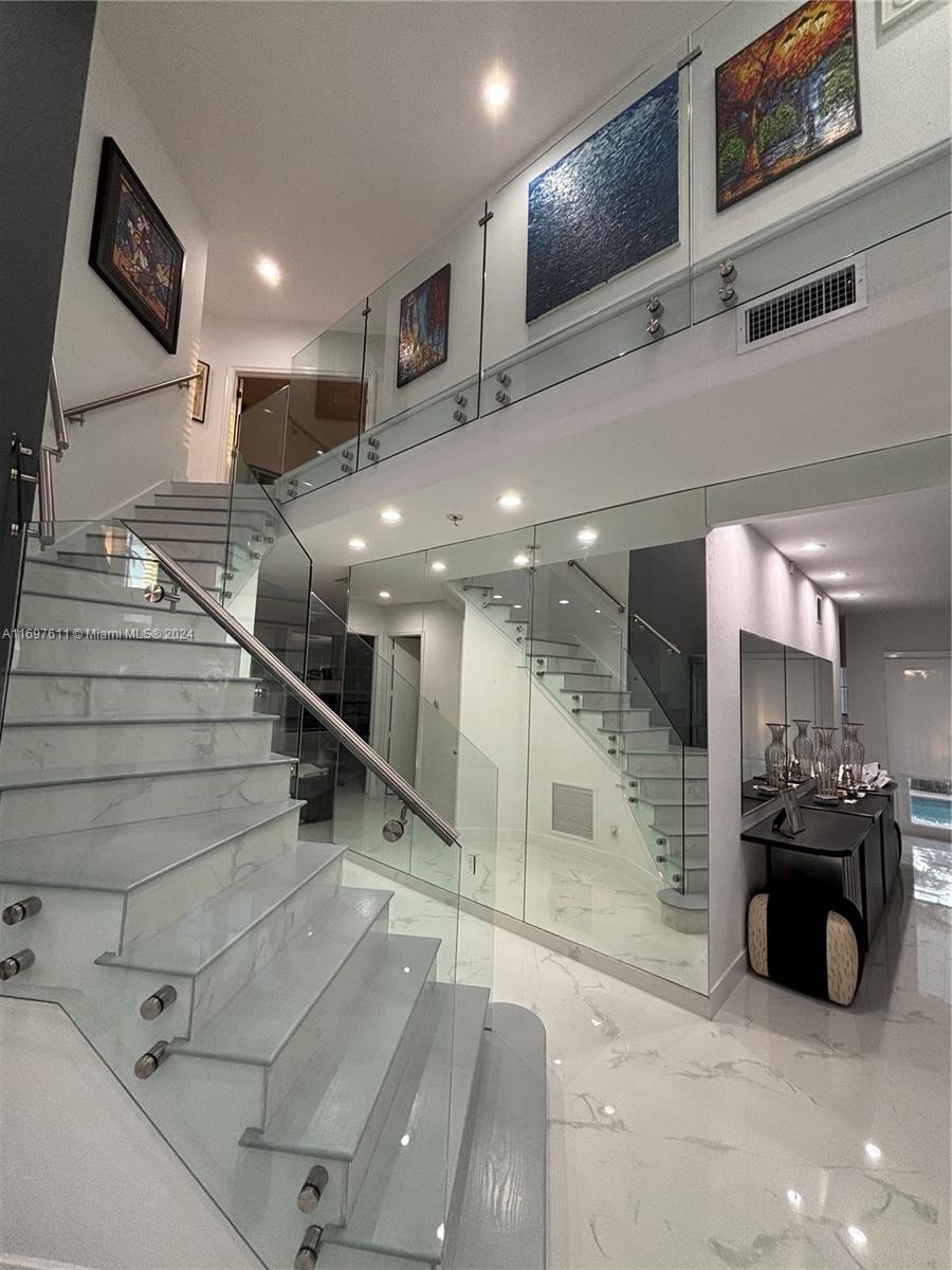 AVENTURA ESTATES - Residential