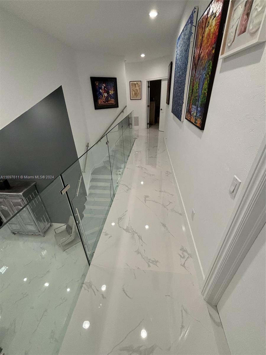AVENTURA ESTATES - Residential