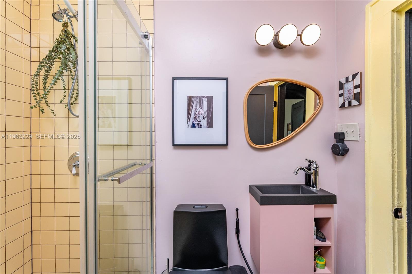 17TH AVE MANOR - Residential