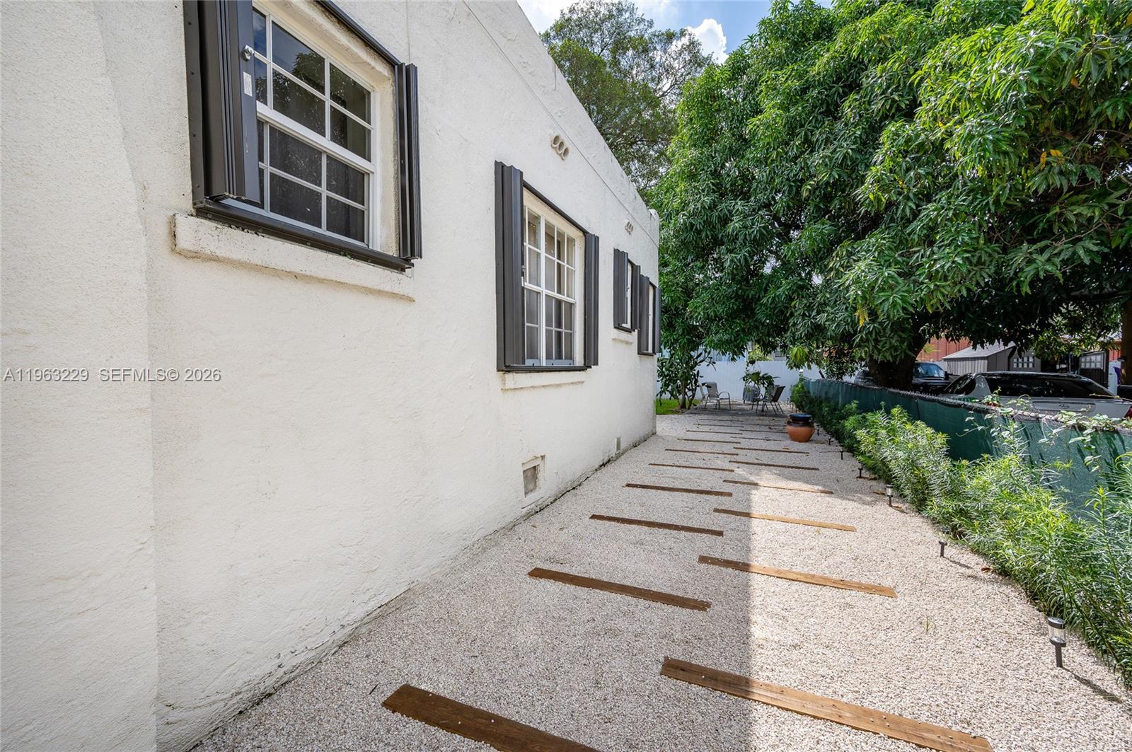 17TH AVE MANOR - Residential