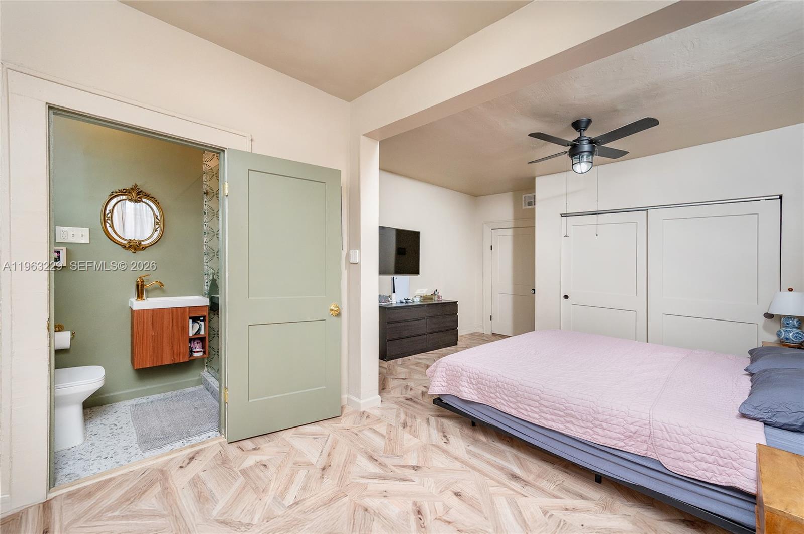 17TH AVE MANOR - Residential