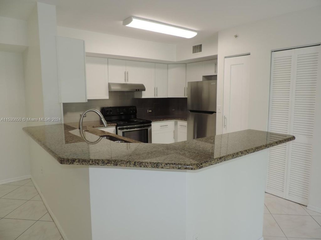 Photo of 1114 Villa Circle #114, Boynton Beach, FL 33435 (MLS # A11530850)