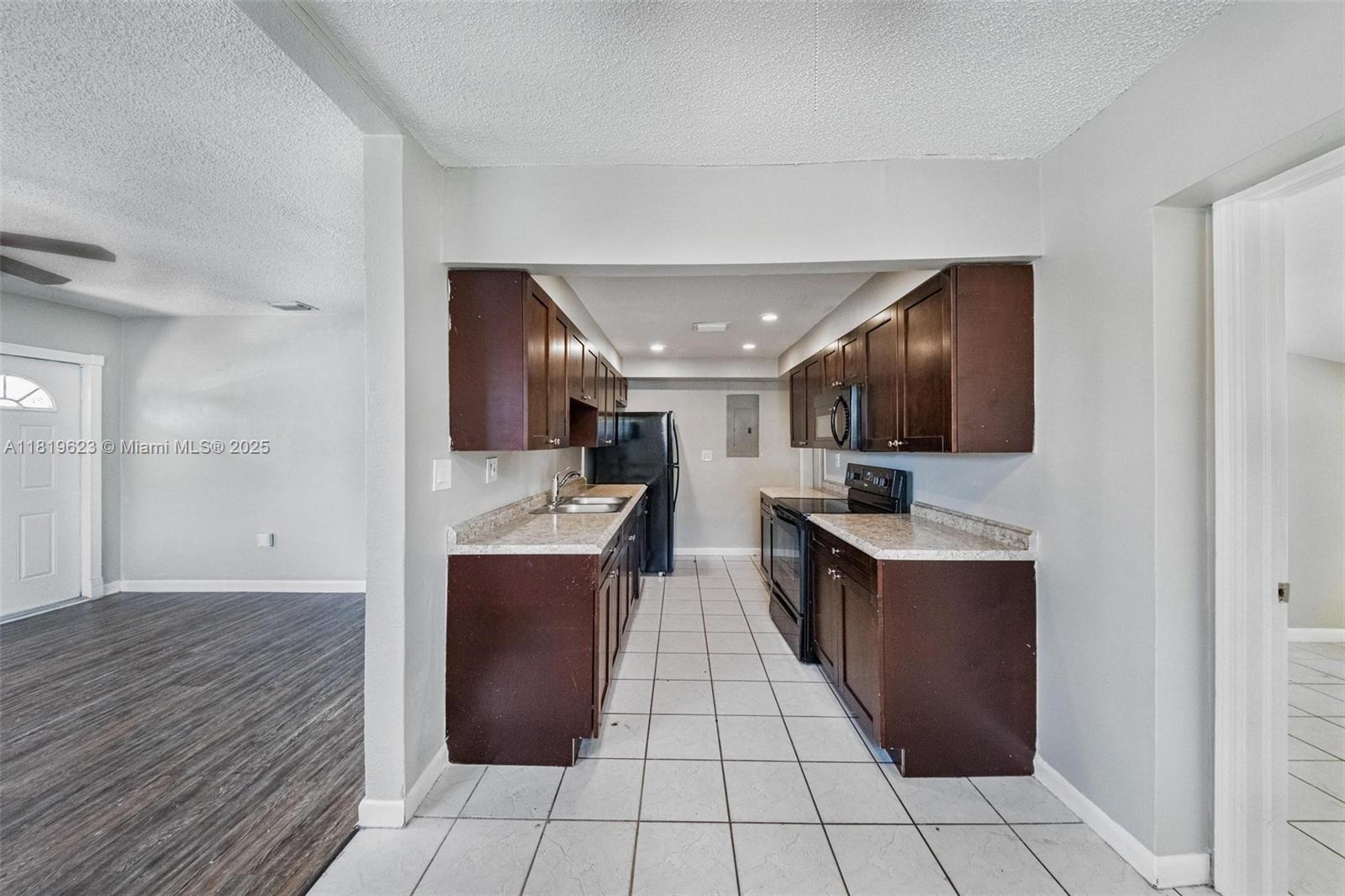 IVES ESTATES SEC 3 - Residential