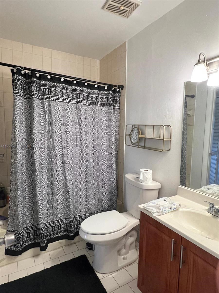 CARMEL TOWNHOMES CONDO - Residential