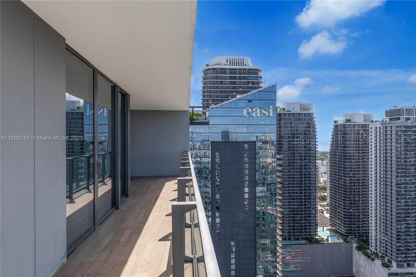 REACH CONDO - Residential