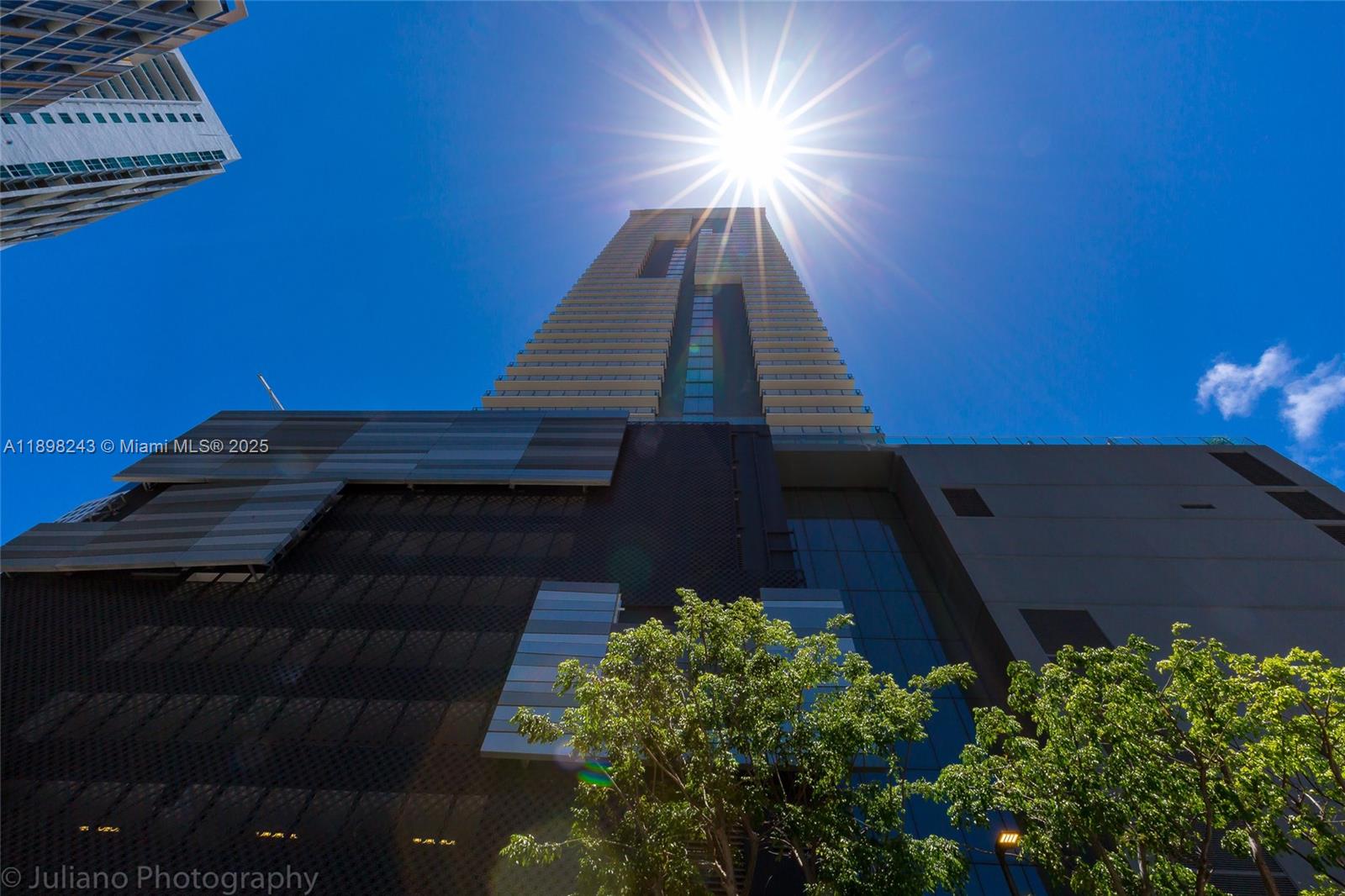 REACH CONDO - Residential