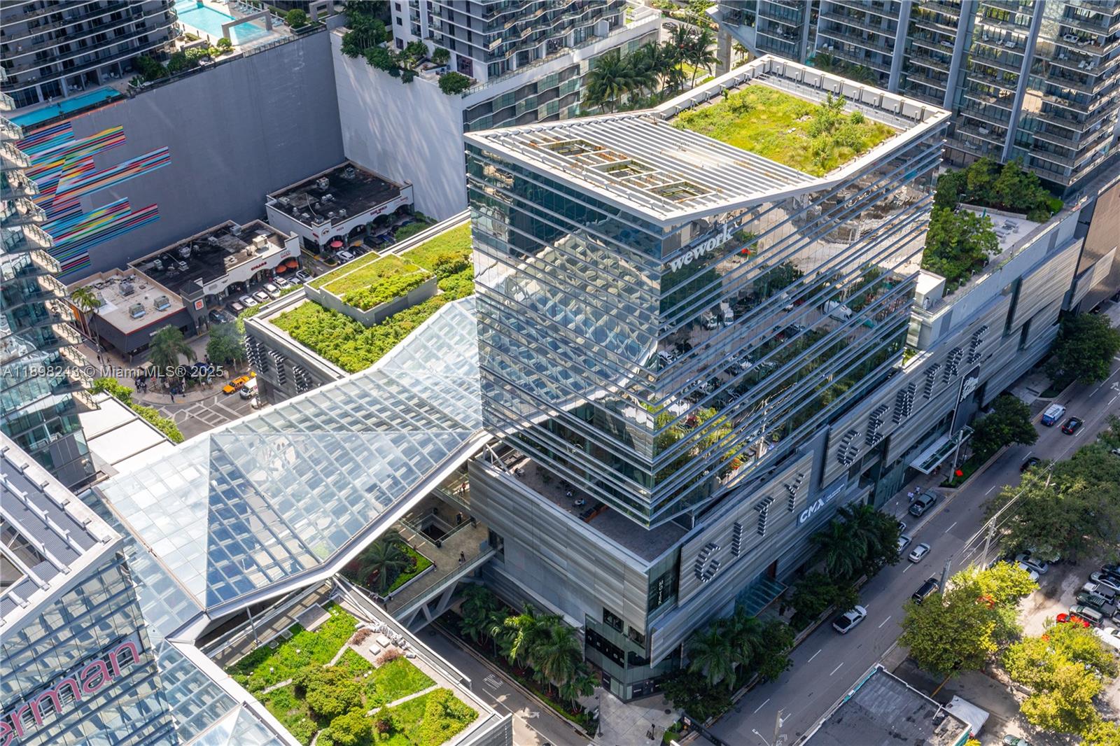 REACH CONDO - Residential