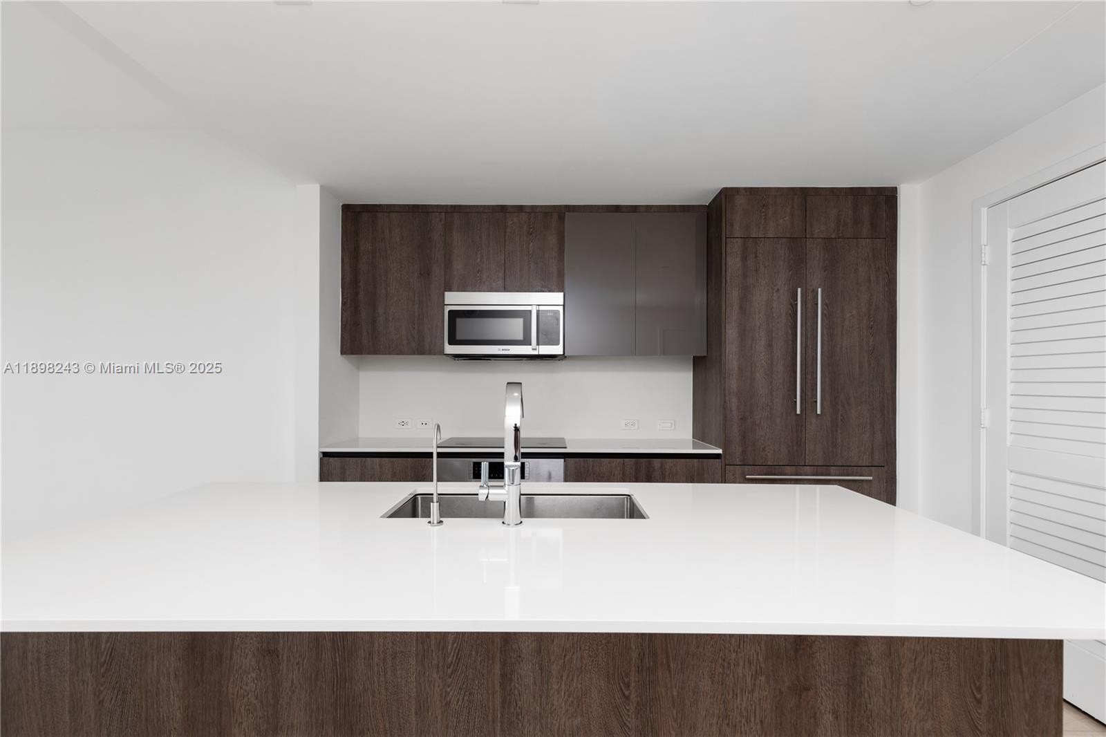 68 SE 6th St 3906