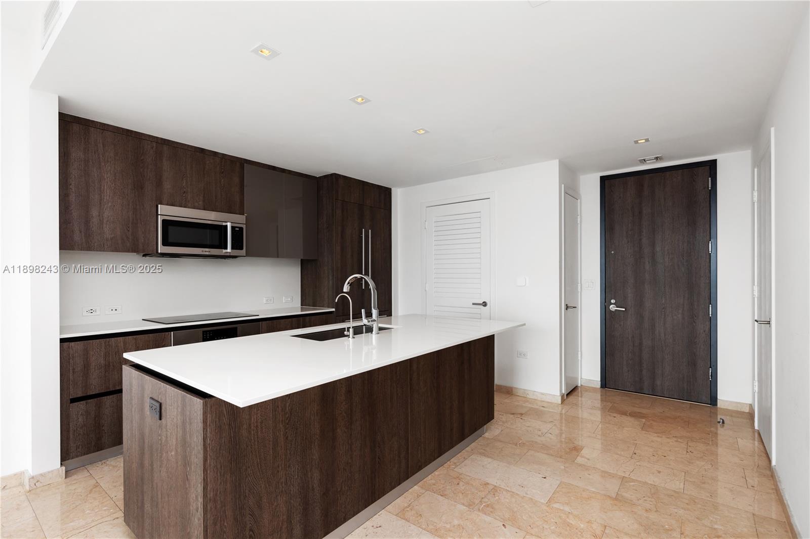 68 SE 6th St 3906