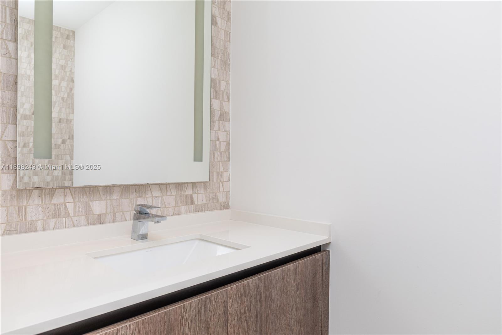 REACH CONDO - Residential