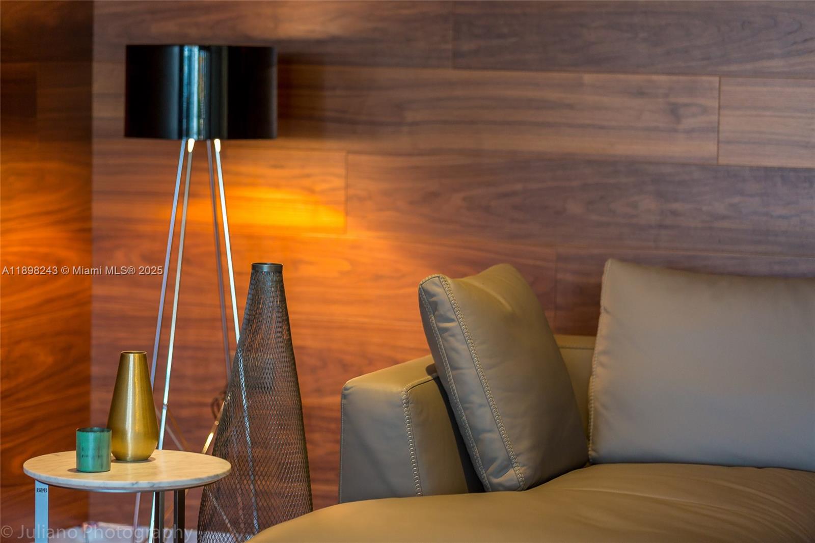 REACH CONDO - Residential