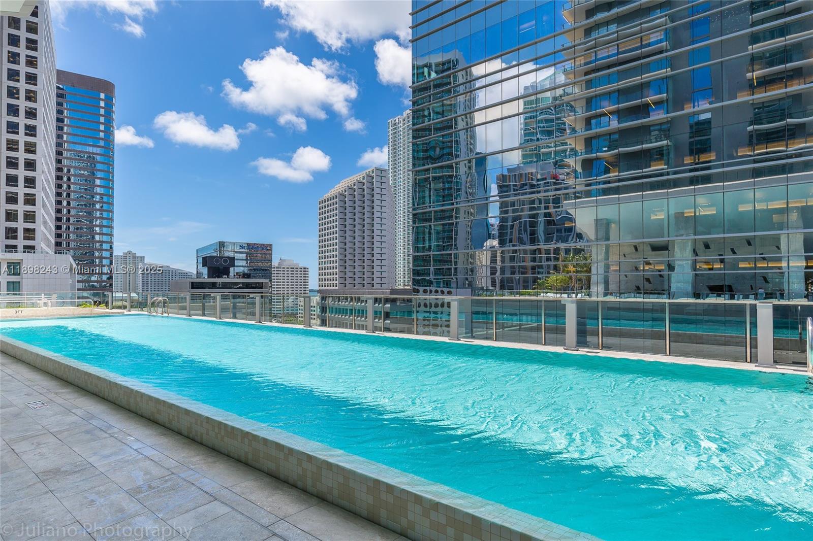 REACH CONDO - Residential