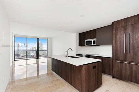 68 SE 6th St 3906 Miami FL 33131