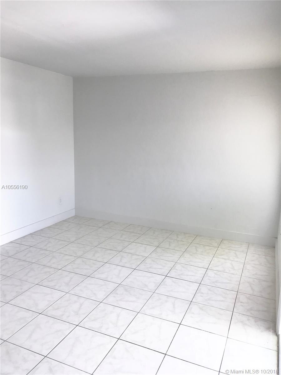 LAWRENCE ESTATES LAND COS - Residential Lease