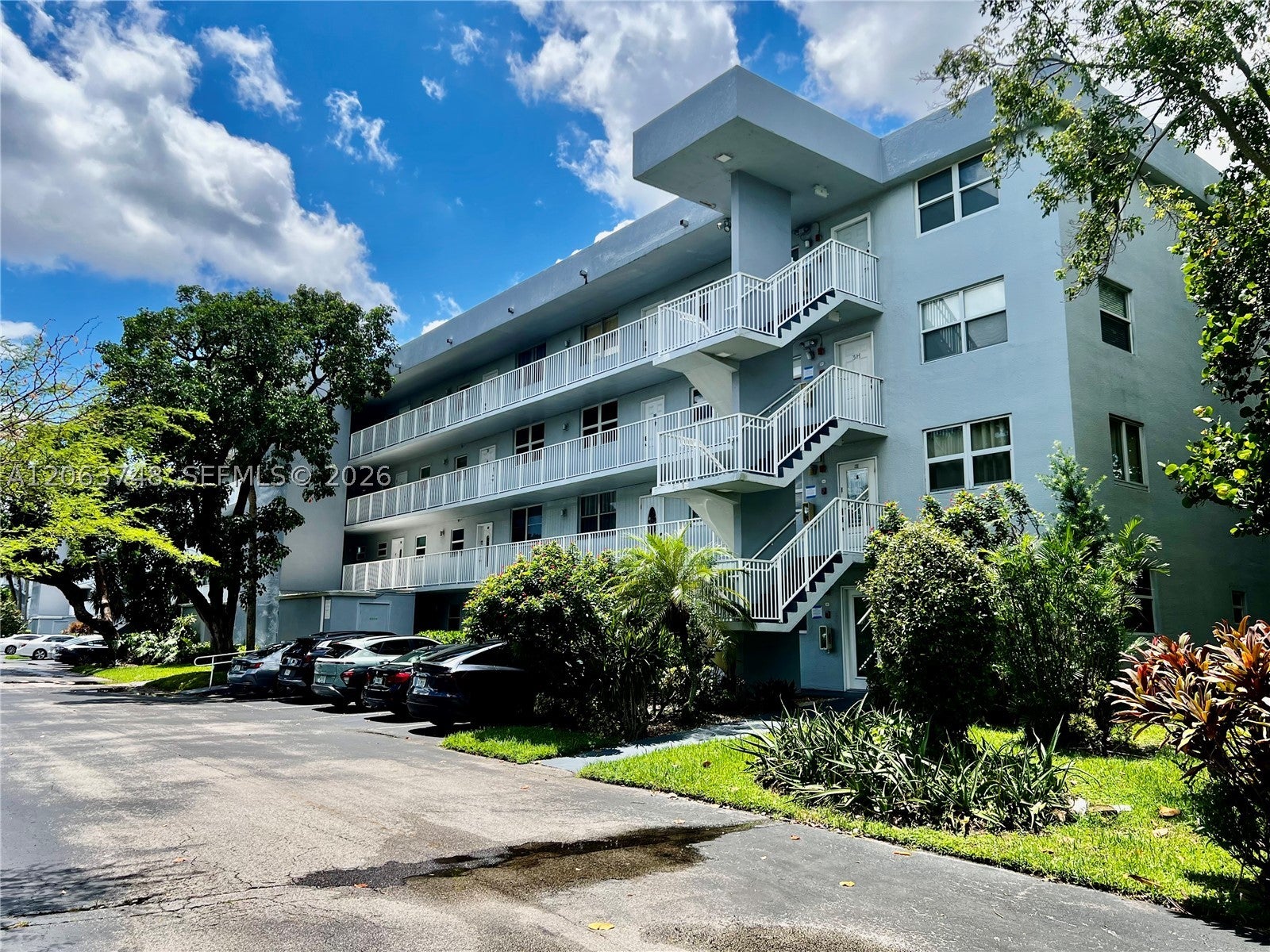 111 Royal Park Dr 1F