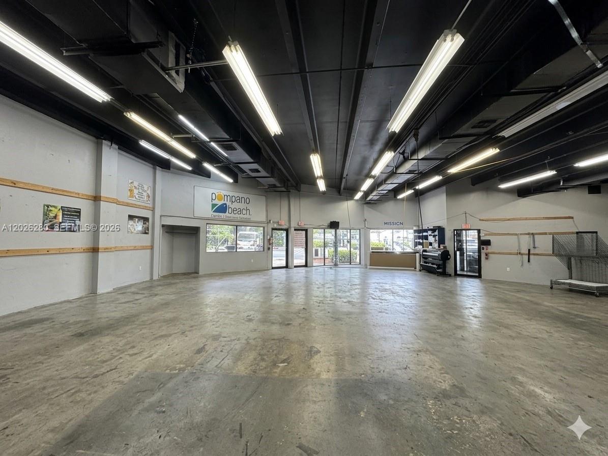 590 SW 9th Ter 9-11