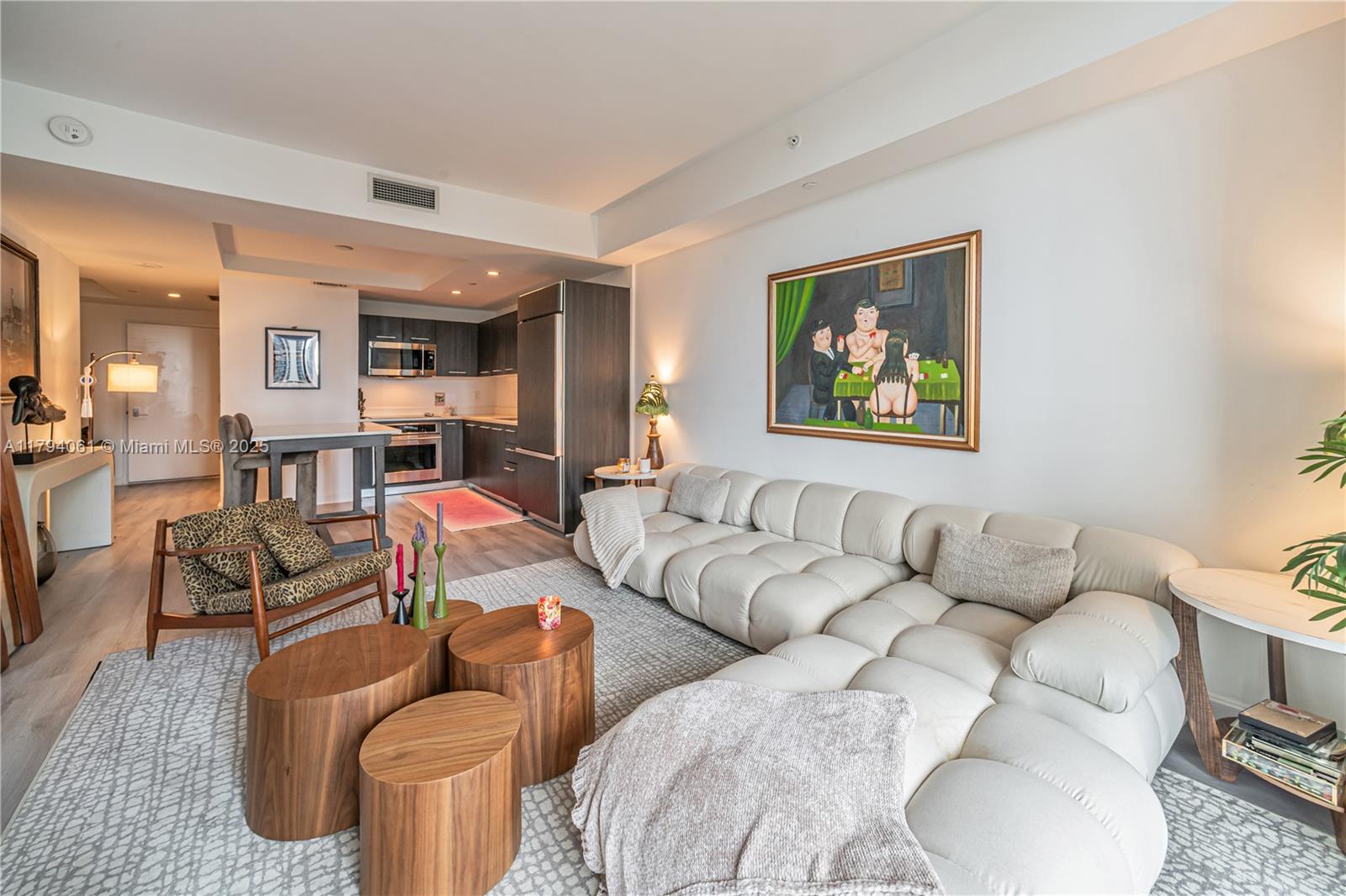 Property for Sale at 45 Sw 9th St 1204, Miami, Broward County, Florida - Bedrooms: 1 
Bathrooms: 2  - $630,000