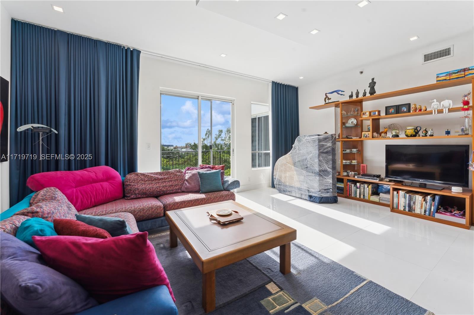 MEDITERRANEAN VILLAGE CON - Residential