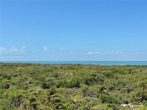 1111 Crandon Blvd B804 Key Biscayne FL 33149