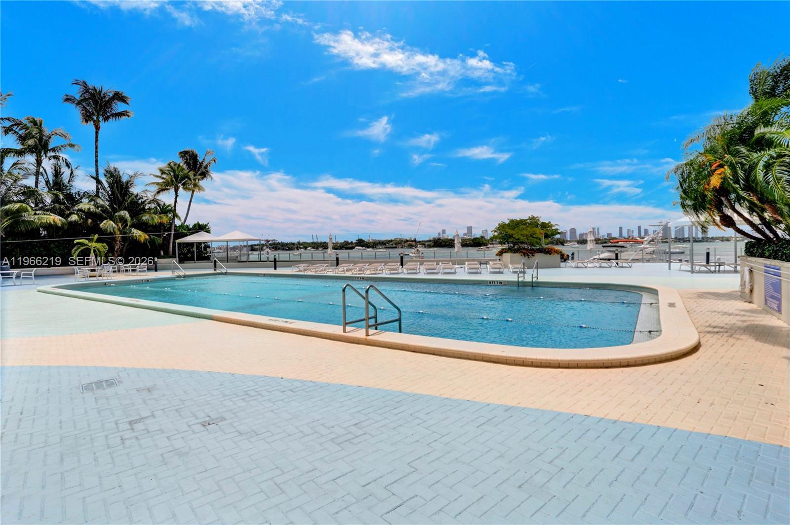 MIRADOR 1200 CONDO - Residential