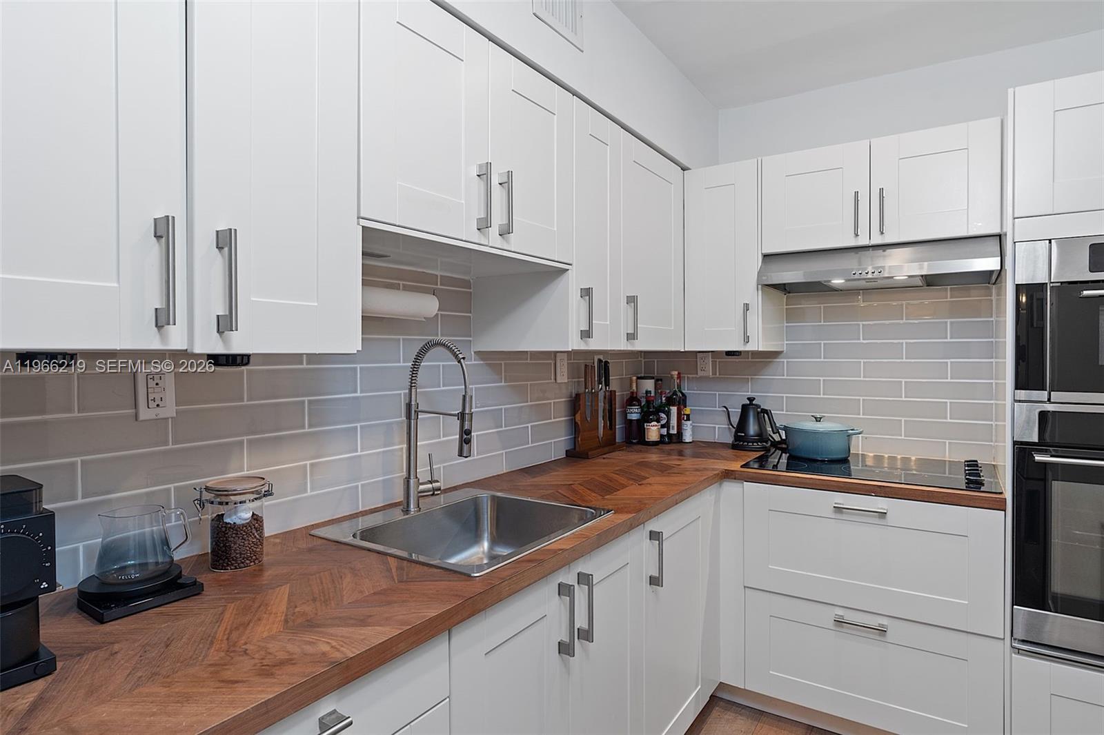 MIRADOR 1200 CONDO - Residential