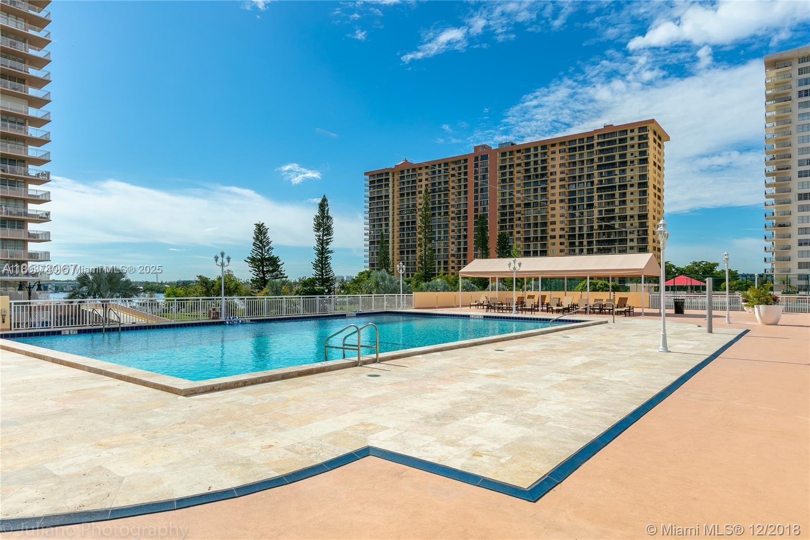 WINSTON TOWERS 200 - Residential