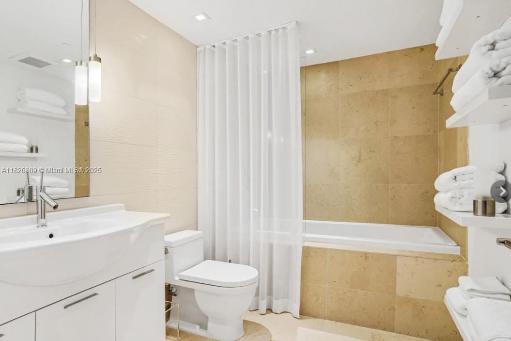 ICONBRICKELL CONDO NO 1 - Residential