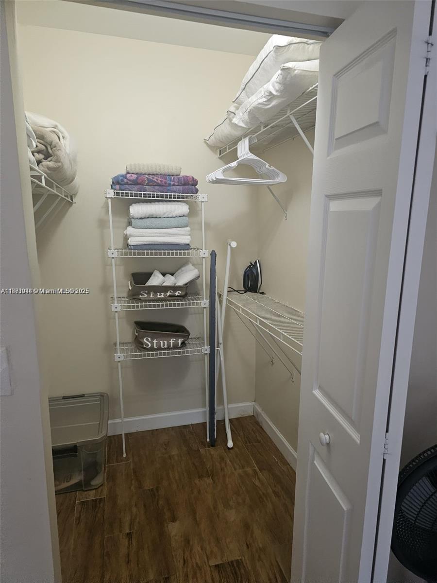 THE YACHT CLUB AT AVENTUR - Residential