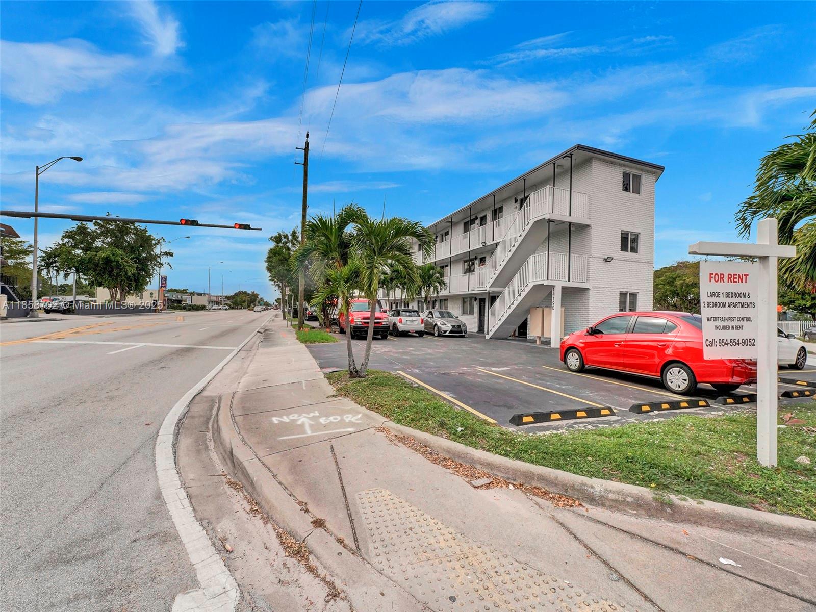 large 2 Bedroom, 1 bathroom apartment with over 800SF of living space to enjoy. Unit includes Ample storage
space WITH 2 LARGE WALK-IN CLOSETS. Kitchen comes with refrigerator, electric stove/oven, And microwave. All
units have Central A/C. Water, trash pick up and Pest control service included in the rent. The building is located in
a very central location near grocery stores, shopping centers , pharmacies and much more!!PETS ARE WELCOME
PET DEPOSIT REQUIRED.
