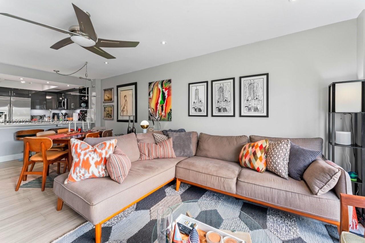 View photos, virtual tours, details... 1450 Lincoln Rd 307